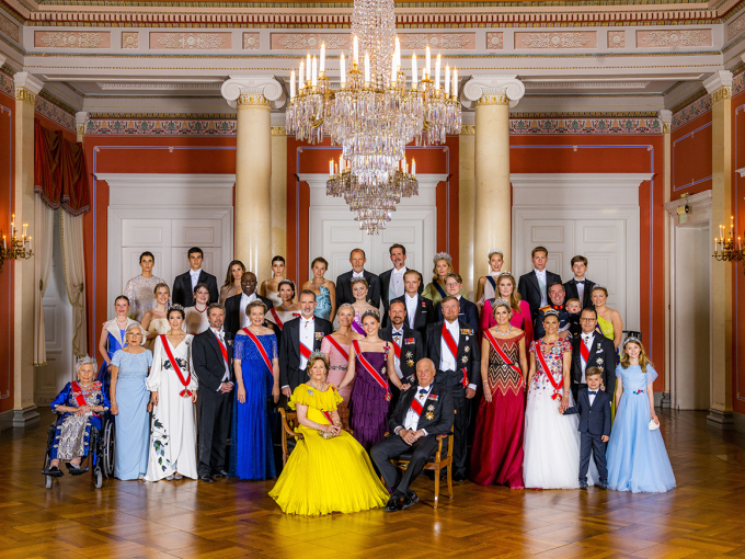 The Royal Family with other family members and guests from other European Royal Houses. Photo: Håkon Mosvold Larsen / NTB